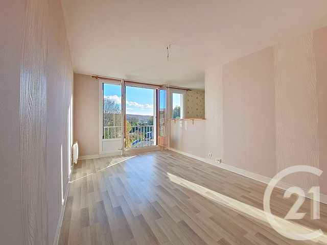 Appartement F3 à vendre - 5 pièces - 70.02 m2 - BOLBEC - 76 - HAUTE-NORMANDIE - Century 21 Cabinet Mariette