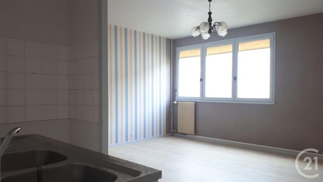 Afficher la photo en grand Studio à vendre - 1 pièce - 32.92 m2 - BOLBEC - 76 - HAUTE-NORMANDIE - Century 21 Cabinet Mariette