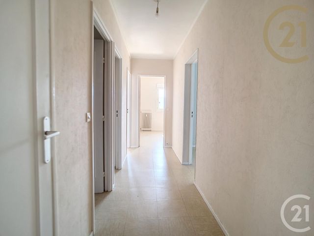 Afficher la photo en grand Appartement F3 à vendre - 3 pièces - 71.47 m2 - BOLBEC - 76 - HAUTE-NORMANDIE - Century 21 Cabinet Mariette