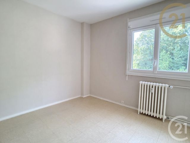 Afficher la photo en grand Appartement F3 à vendre - 3 pièces - 71.47 m2 - BOLBEC - 76 - HAUTE-NORMANDIE - Century 21 Cabinet Mariette