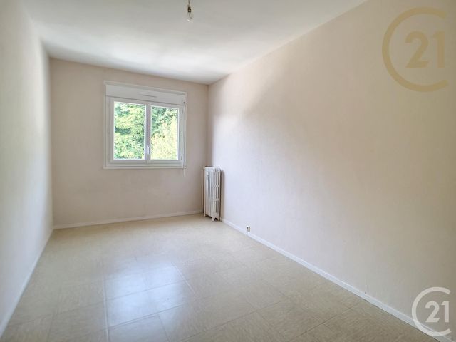 Afficher la photo en grand Appartement F3 à vendre - 3 pièces - 71.47 m2 - BOLBEC - 76 - HAUTE-NORMANDIE - Century 21 Cabinet Mariette